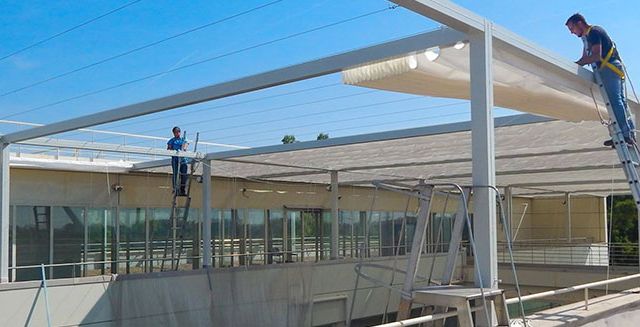 Toldos Chamorro proceso de instalación pérgola